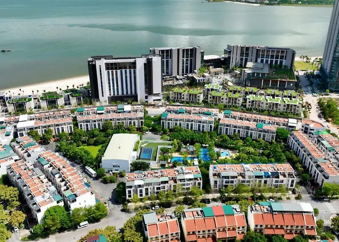 Villa Lotus Hạ Long